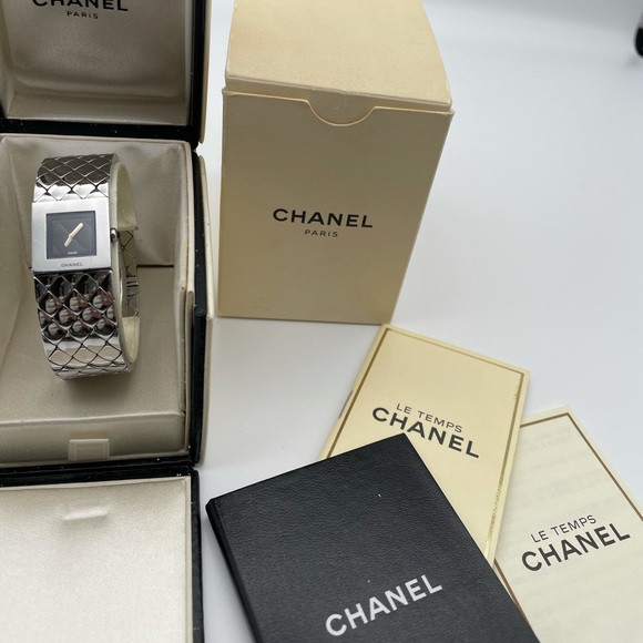 Chanel - Picture 1 of 15